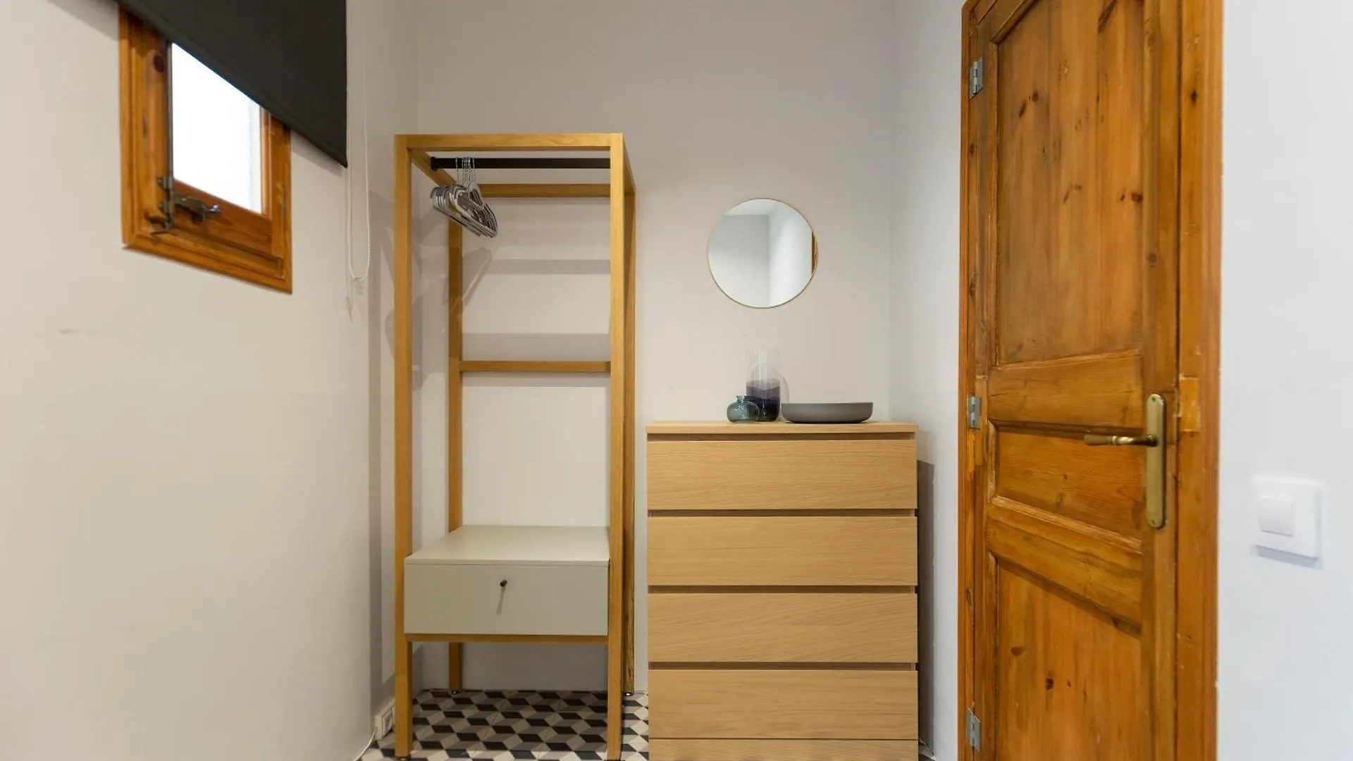 Central Apartments Barcelona 0*,
